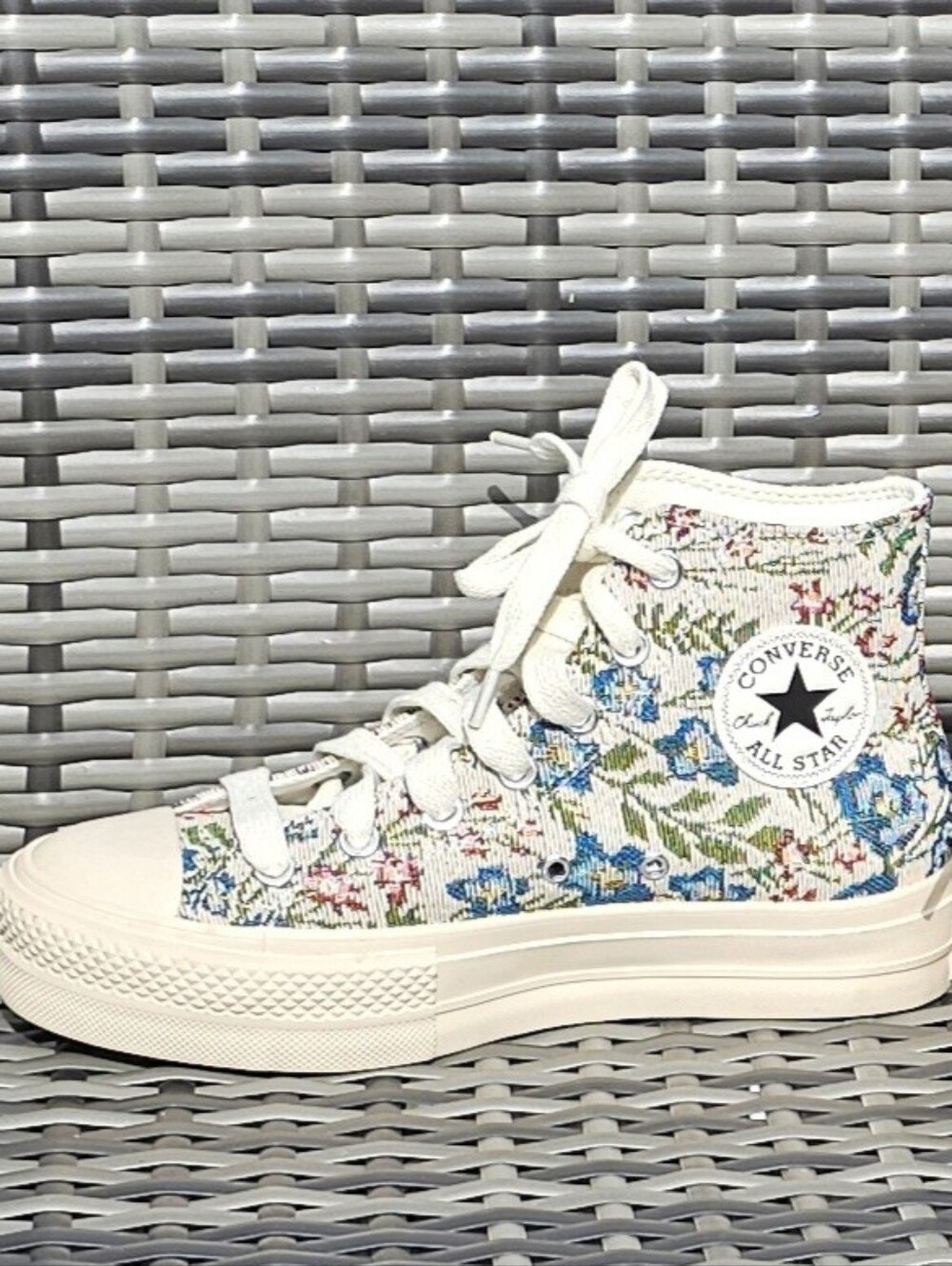 Converse Chuck Taylor All Star Lift Platform Floral Tapestry High-Top Sneakers - Picture 1 of 11
